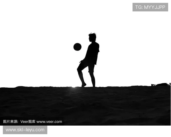 足球之影：球场巨星剪影演绎足坛辉煌瞬间