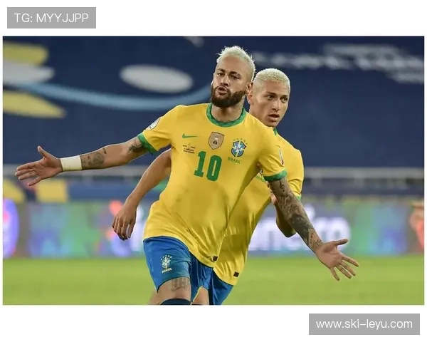 足球巨星扑克牌珍藏版带你领略传奇球员精彩瞬间与荣耀时刻