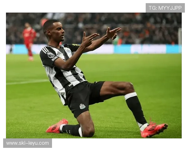 足球球星年薪高达8亿欧元 打破纪录引发全球热议